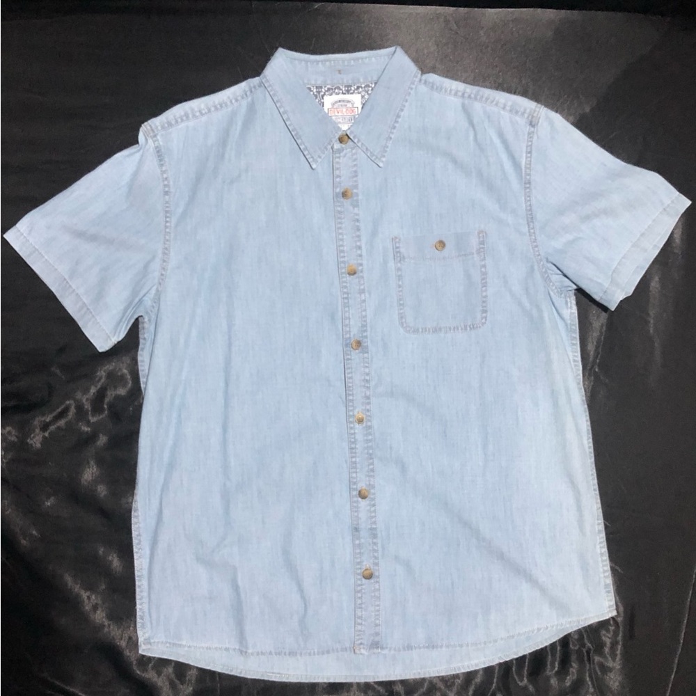 Light Blue Casual Button Down Shirt with Classic Collar